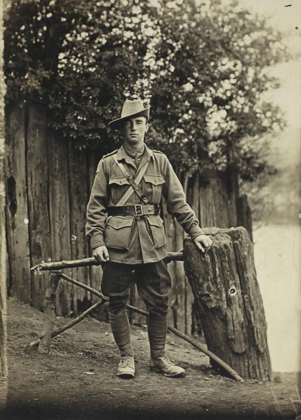 Comment un jeu de stratégie historique peut-il être utilisé pour enseigner des événements spécifiques de la Seconde Guerre mondiale?